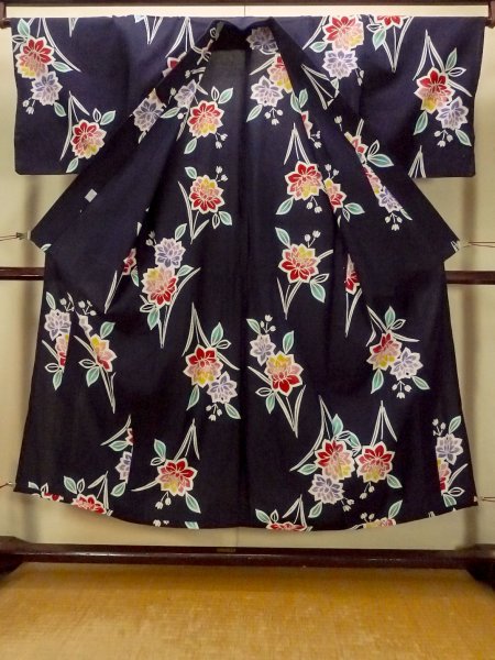 Photo2: O0624R Vintage Japanese kimono    Indigo Blue  Pour Dyed Yukata for women /  Cotton.  Flower,   (Grade D) (2)