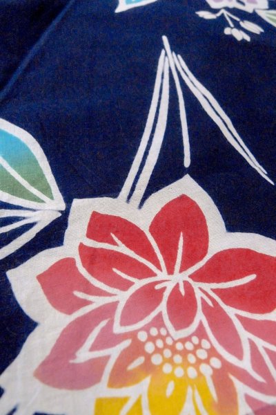 Photo8: O0624R Vintage Japanese kimono    Indigo Blue  Pour Dyed Yukata for women /  Cotton.  Flower,   (Grade D) (8)