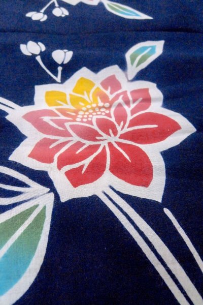 Photo9: O0624R Vintage Japanese kimono    Indigo Blue  Pour Dyed Yukata for women /  Cotton.  Flower,   (Grade D) (9)