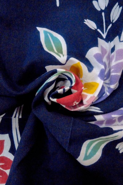 Photo12: O0624R Vintage Japanese kimono    Indigo Blue  Pour Dyed Yukata for women /  Cotton.  Flower,   (Grade D) (12)