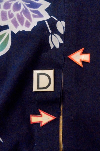 Photo17: O0624R Vintage Japanese kimono    Indigo Blue  Pour Dyed Yukata for women /  Cotton.  Flower,   (Grade D) (17)