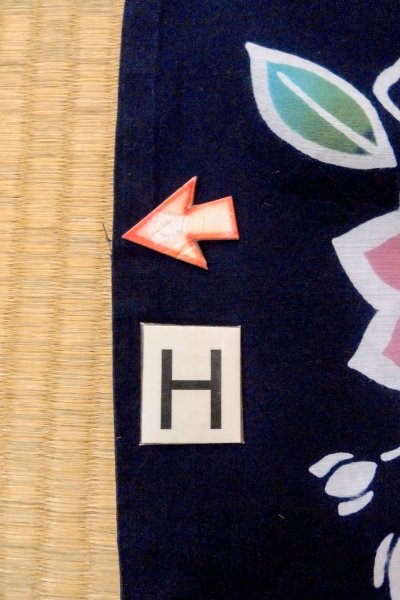 Photo21: O0624R Vintage Japanese kimono    Indigo Blue  Pour Dyed Yukata for women /  Cotton.  Flower,   (Grade D) (21)