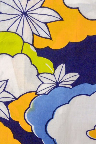 Photo6: O0624S Vintage Japanese kimono    Indigo Blue  YUKATA summer(made in Japan) for women /  Cotton.  MOMIJI maple leaf,   (Grade C) (6)