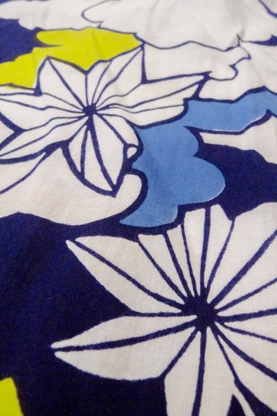 Photo9: O0624S Vintage Japanese kimono    Indigo Blue  YUKATA summer(made in Japan) for women /  Cotton.  MOMIJI maple leaf,   (Grade C) (9)
