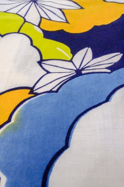 Photo10: O0624S Vintage Japanese kimono    Indigo Blue  YUKATA summer(made in Japan) for women /  Cotton.  MOMIJI maple leaf,   (Grade C) (10)