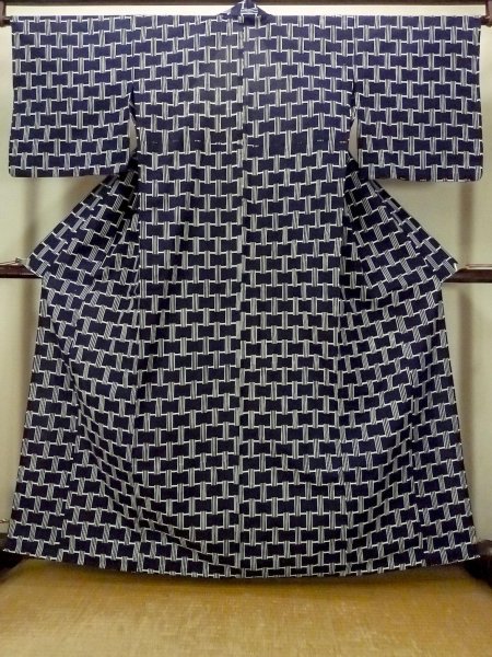 Photo1: O0624T Vintage Japanese kimono    Indigo Blue  YUKATA summer(made in Japan) for women /  Cotton.  Line,   (Grade B) (1)