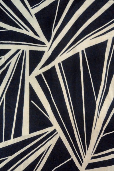 Photo3: O0624W Vintage Japanese kimono  Dark  Indigo Blue  YUKATA summer(made in Japan) for women /  Cotton.  Geometrical pattern   (Grade C) (3)