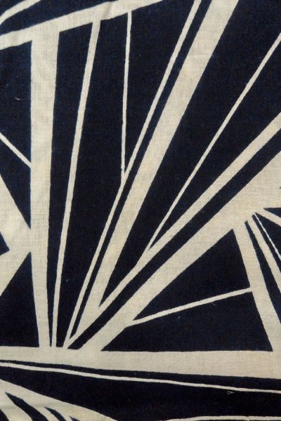 Photo5: O0624W Vintage Japanese kimono  Dark  Indigo Blue  YUKATA summer(made in Japan) for women /  Cotton.  Geometrical pattern   (Grade C) (5)