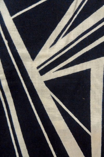 Photo6: O0624W Vintage Japanese kimono  Dark  Indigo Blue  YUKATA summer(made in Japan) for women /  Cotton.  Geometrical pattern   (Grade C) (6)