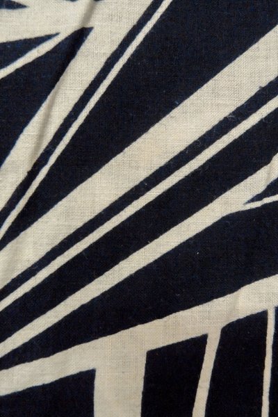 Photo7: O0624W Vintage Japanese kimono  Dark  Indigo Blue  YUKATA summer(made in Japan) for women /  Cotton.  Geometrical pattern   (Grade C) (7)