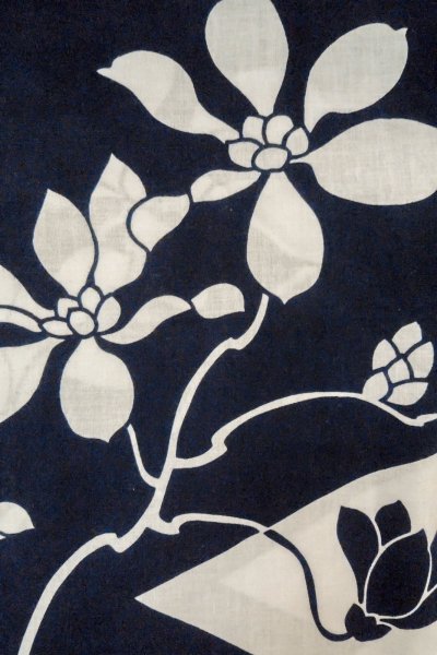 Photo9: O0624X Vintage Japanese kimono    White  YUKATA summer(made in Japan) for women /  Cotton/hemp  Flower,   (Grade C) (9)