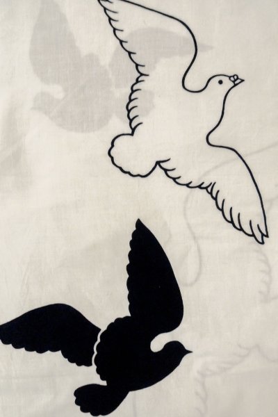 Photo10: O0624X Vintage Japanese kimono    White  YUKATA summer(made in Japan) for women /  Cotton/hemp  Flower,   (Grade C) (10)