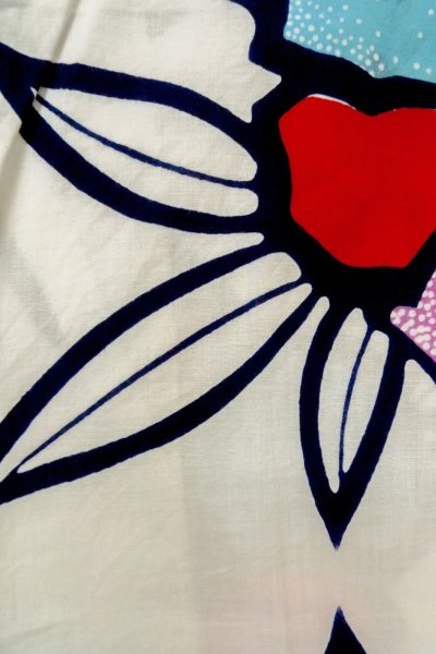 Photo7: O0624Y Vintage Japanese kimono    White  YUKATA summer(made in Japan) for women /  Cotton.  Flower,   (Grade B) (7)