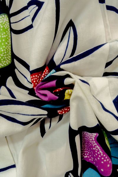 Photo12: O0624Y Vintage Japanese kimono    White  YUKATA summer(made in Japan) for women /  Cotton.  Flower,   (Grade B) (12)