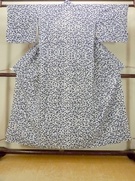 Photo1: O0624Z Vintage Japanese kimono    White  YUKATA summer(made in Japan) for women /  Cotton.  Broken ice pattern  Eggplant pattern  (Grade D) (1)