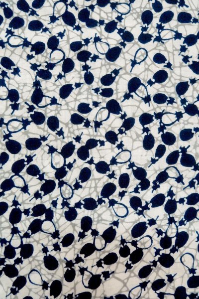 Photo5: O0624Z Vintage Japanese kimono    White  YUKATA summer(made in Japan) for women /  Cotton.  Broken ice pattern  Eggplant pattern  (Grade D) (5)