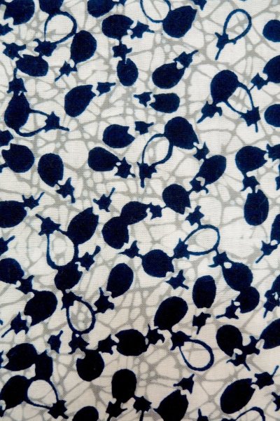 Photo6: O0624Z Vintage Japanese kimono    White  YUKATA summer(made in Japan) for women /  Cotton.  Broken ice pattern  Eggplant pattern  (Grade D) (6)