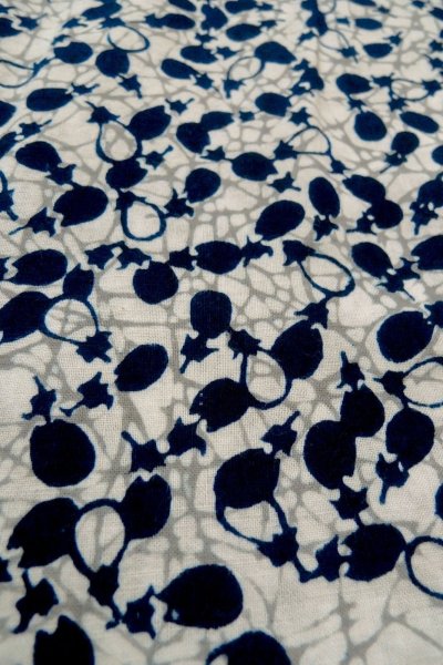 Photo10: O0624Z Vintage Japanese kimono    White  YUKATA summer(made in Japan) for women /  Cotton.  Broken ice pattern  Eggplant pattern  (Grade D) (10)