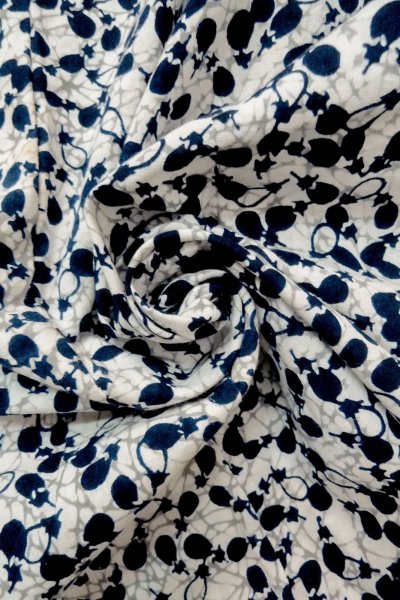 Photo12: O0624Z Vintage Japanese kimono    White  YUKATA summer(made in Japan) for women /  Cotton.  Broken ice pattern  Eggplant pattern  (Grade D) (12)