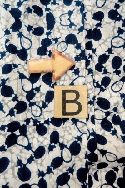 Photo15: O0624Z Vintage Japanese kimono    White  YUKATA summer(made in Japan) for women /  Cotton.  Broken ice pattern  Eggplant pattern  (Grade D) (15)