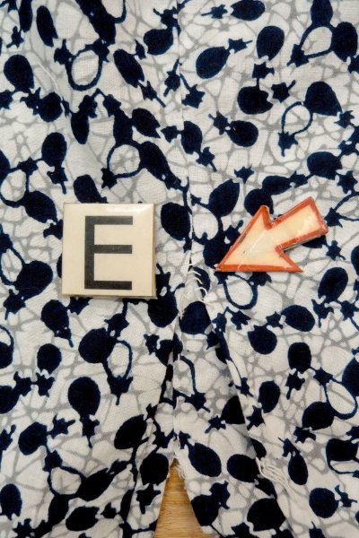 Photo18: O0624Z Vintage Japanese kimono    White  YUKATA summer(made in Japan) for women /  Cotton.  Broken ice pattern  Eggplant pattern  (Grade D) (18)