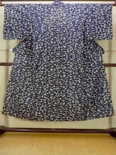 Photo1: O0625A Vintage Japanese kimono  Dark Indigo Blue YUKATA summer(made in Japan) for women / Cotton/hemp Chrysanthemum,   (Grade C) (1)