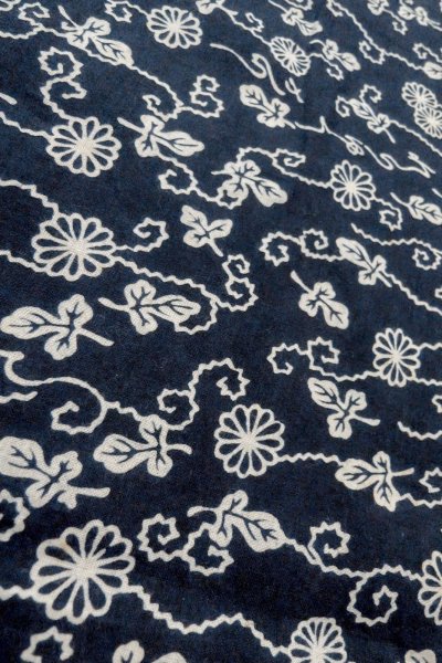 Photo8: O0625A Vintage Japanese kimono  Dark Indigo Blue YUKATA summer(made in Japan) for women / Cotton/hemp Chrysanthemum,   (Grade C) (8)