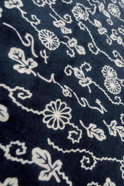 Photo9: O0625A Vintage Japanese kimono  Dark Indigo Blue YUKATA summer(made in Japan) for women / Cotton/hemp Chrysanthemum,   (Grade C) (9)