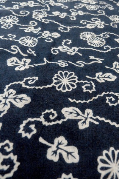 Photo10: O0625A Vintage Japanese kimono  Dark Indigo Blue YUKATA summer(made in Japan) for women / Cotton/hemp Chrysanthemum,   (Grade C) (10)