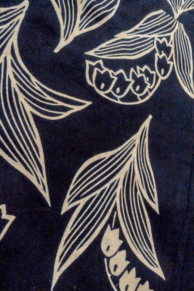 Photo8: O0625B Vintage Japanese kimono  Dark Indigo Blue YUKATA summer(made in Japan) for women / Cotton/hemp  Lily of the valley pattern  (Grade C) (8)