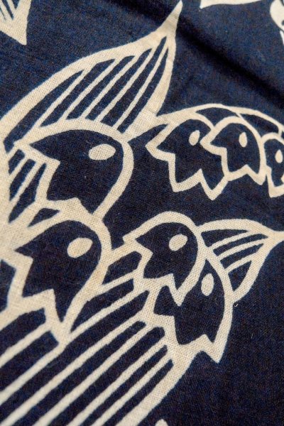 Photo9: O0625B Vintage Japanese kimono  Dark Indigo Blue YUKATA summer(made in Japan) for women / Cotton/hemp  Lily of the valley pattern  (Grade C) (9)