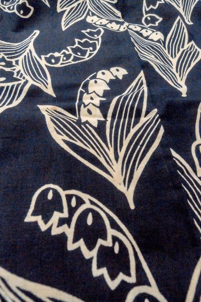 Photo10: O0625B Vintage Japanese kimono  Dark Indigo Blue YUKATA summer(made in Japan) for women / Cotton/hemp  Lily of the valley pattern  (Grade C) (10)