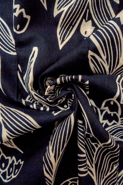 Photo11: O0625B Vintage Japanese kimono  Dark Indigo Blue YUKATA summer(made in Japan) for women / Cotton/hemp  Lily of the valley pattern  (Grade C) (11)