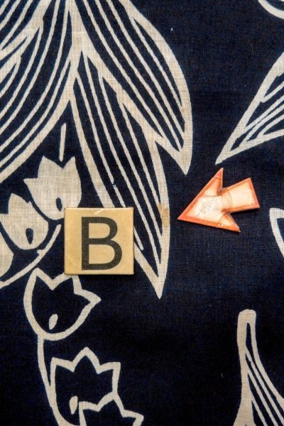 Photo15: O0625B Vintage Japanese kimono  Dark Indigo Blue YUKATA summer(made in Japan) for women / Cotton/hemp  Lily of the valley pattern  (Grade C) (15)