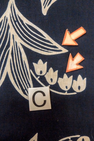 Photo16: O0625B Vintage Japanese kimono  Dark Indigo Blue YUKATA summer(made in Japan) for women / Cotton/hemp  Lily of the valley pattern  (Grade C) (16)