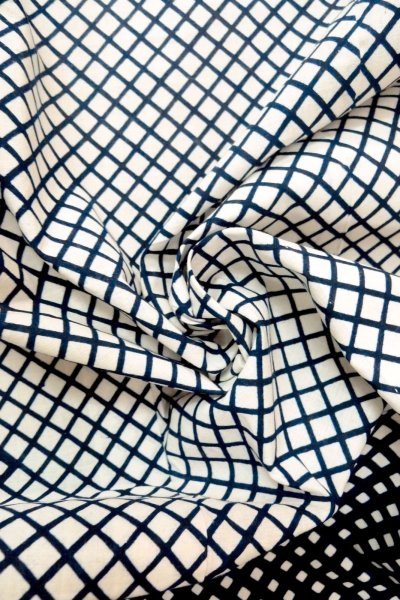 Photo14: O0625C Vintage Japanese kimono  Dark Indigo Blue YUKATA summer(made in Japan) for women / Cotton/hemp Plaid Checks   (Grade C) (14)