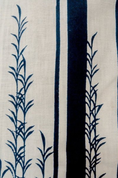 Photo5: O0625D Antique Japanese kimono   Indigo Blue YUKATA summer(made in Japan) for women / Cotton/hemp Tall grass,   (Grade C) (5)