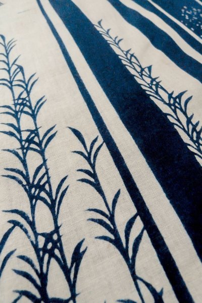 Photo9: O0625D Antique Japanese kimono   Indigo Blue YUKATA summer(made in Japan) for women / Cotton/hemp Tall grass,   (Grade C) (9)