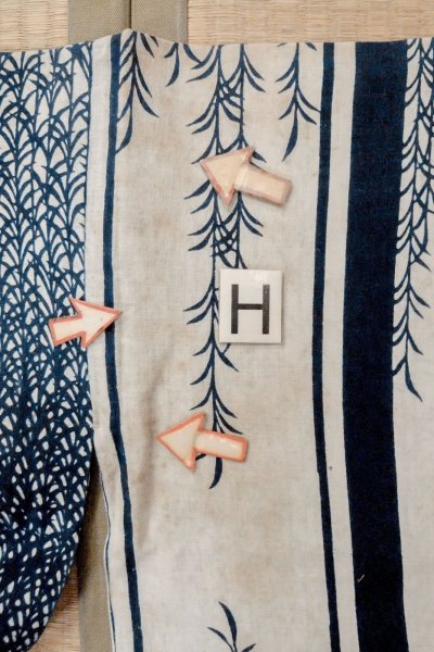 Photo21: O0625D Antique Japanese kimono   Indigo Blue YUKATA summer(made in Japan) for women / Cotton/hemp Tall grass,   (Grade C) (21)