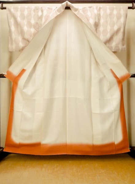 Photo2: O0711B Vintage Japanese kimono   Off White TSUMUGI pongee for women / Silk. Geometrical pattern,   (Grade B) (2)