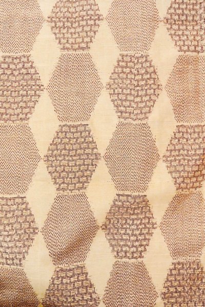 Photo4: O0711B Vintage Japanese kimono   Off White TSUMUGI pongee for women / Silk. Geometrical pattern,   (Grade B) (4)