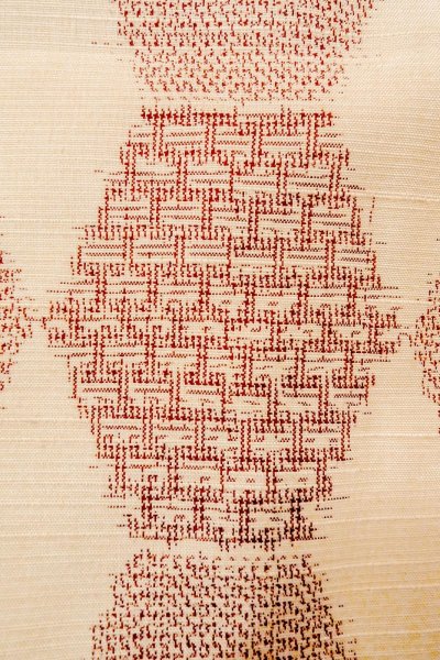 Photo7: O0711B Vintage Japanese kimono   Off White TSUMUGI pongee for women / Silk. Geometrical pattern,   (Grade B) (7)