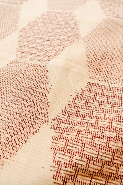 Photo8: O0711B Vintage Japanese kimono   Off White TSUMUGI pongee for women / Silk. Geometrical pattern,   (Grade B) (8)