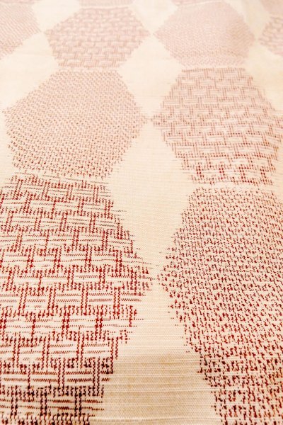 Photo9: O0711B Vintage Japanese kimono   Off White TSUMUGI pongee for women / Silk. Geometrical pattern,   (Grade B) (9)