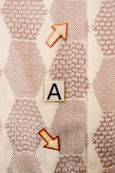 Photo14: O0711B Vintage Japanese kimono   Off White TSUMUGI pongee for women / Silk. Geometrical pattern,   (Grade B) (14)