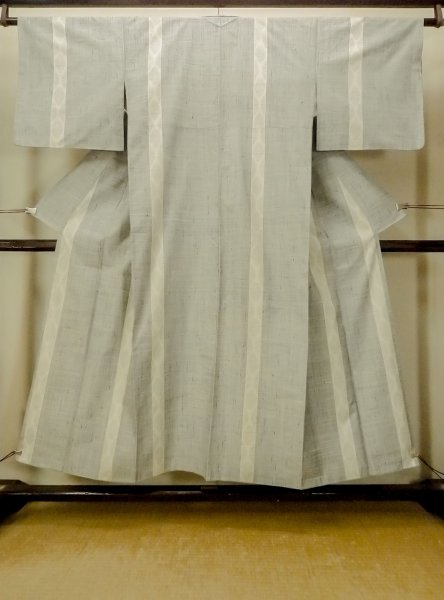 Photo1: O0711J Vintage Japanese kimono  Light Gray TSUMUGI pongee for women / Silk. Lozenges,   (Grade C) (1)