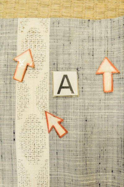 Photo14: O0711J Vintage Japanese kimono  Light Gray TSUMUGI pongee for women / Silk. Lozenges,   (Grade C) (14)