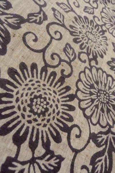 Photo8: O0711N Used Japanese kimono   Gray TSUMUGI pongee for women / Silk. Chinese flower,   (Grade B) (8)