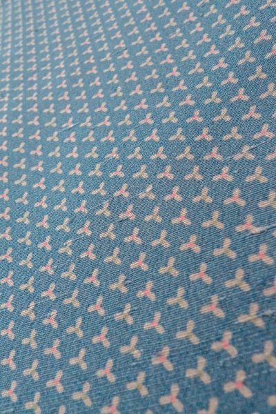 Photo10: O0711O Vintage Japanese kimono  Grayish Light Blue KOMON dyed for women / Silk. Geometrical pattern   (Grade B) (10)