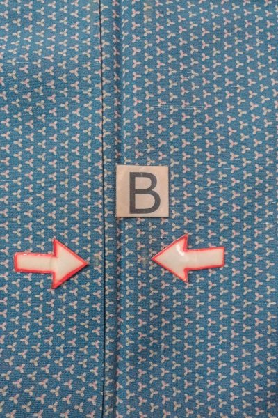 Photo15: O0711O Vintage Japanese kimono  Grayish Light Blue KOMON dyed for women / Silk. Geometrical pattern   (Grade B) (15)